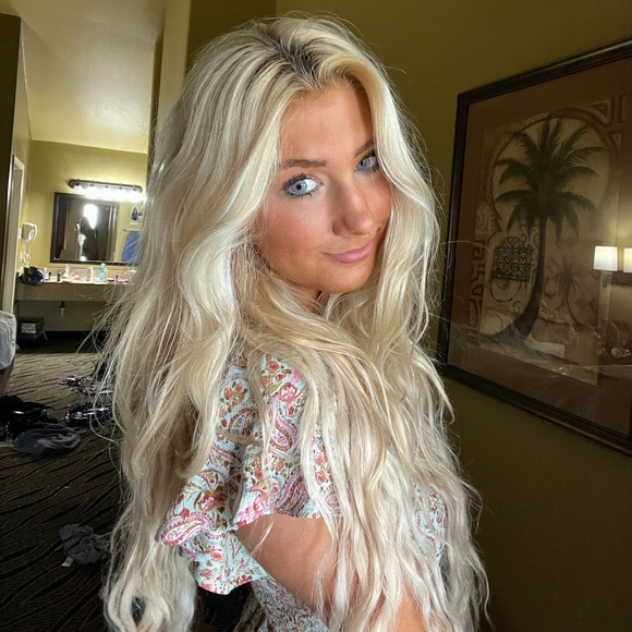 Meet your Posher, Bree - Picture 1 of 1